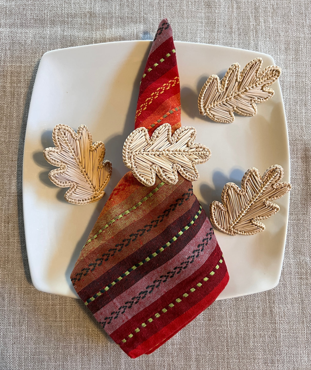 Maple Leaf Napkin Ring  – Table Decor Colombia - Sumiye Co