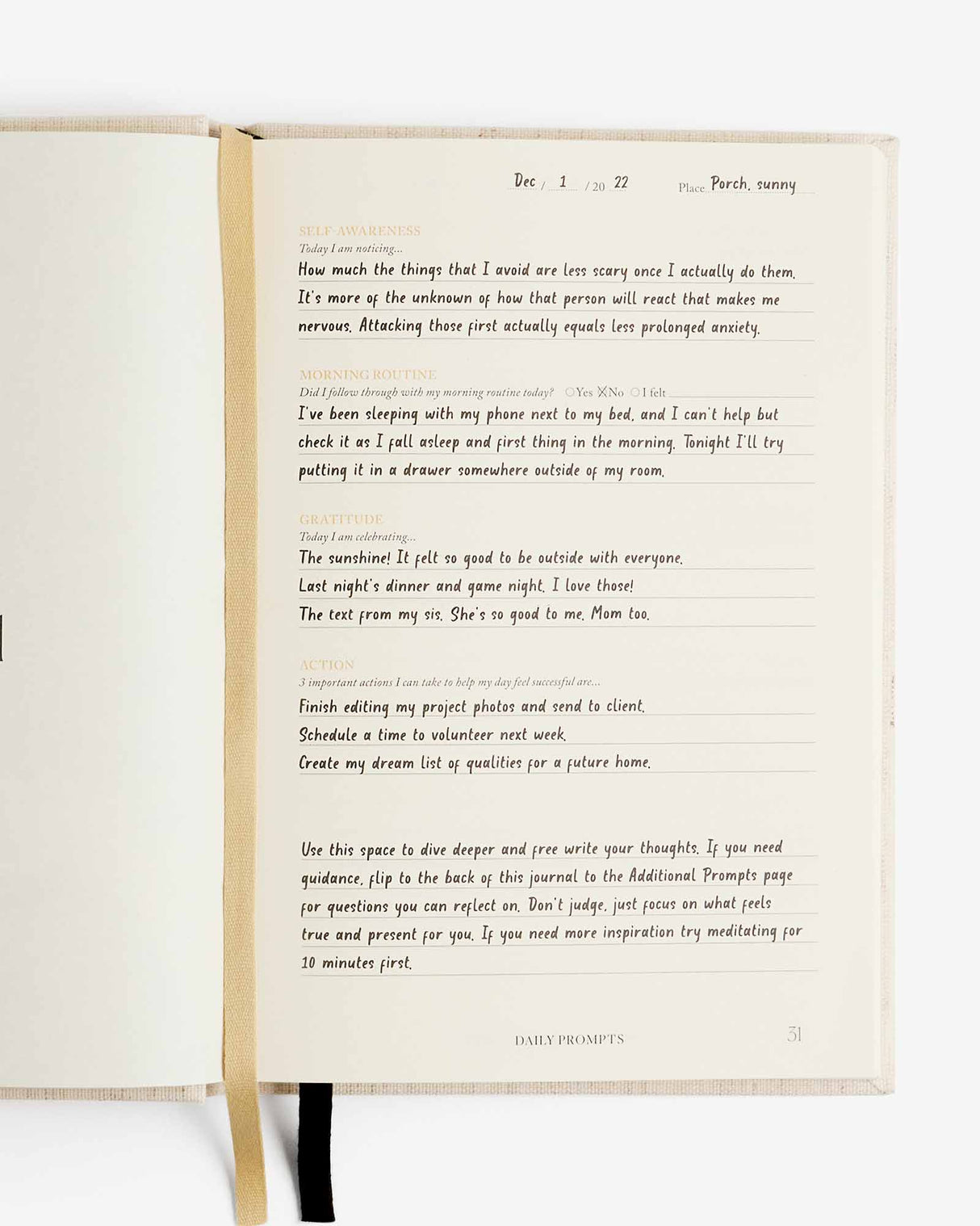 Notes to mindfulness journal for self-awareness, self-reflection, and mindfulness. In collaboration with Intelligent Change and Chelsea Kauai. Guided gratitude journal.