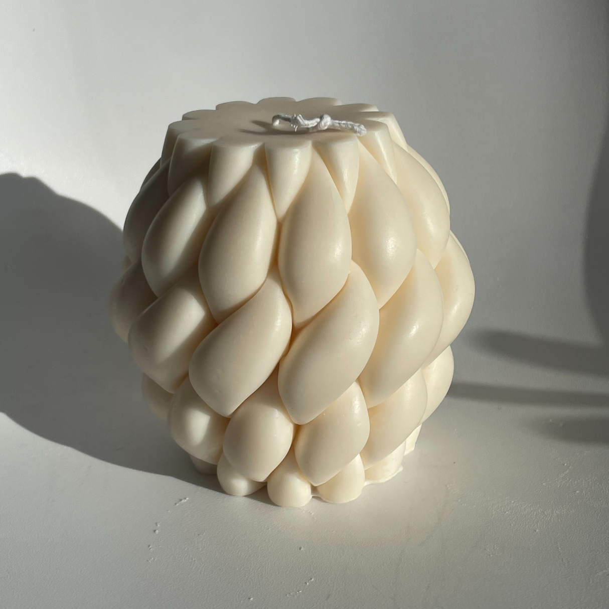 Aaram Lux 'Centrepiece' Decorative Candle | Soy Wax - Sumiye Co