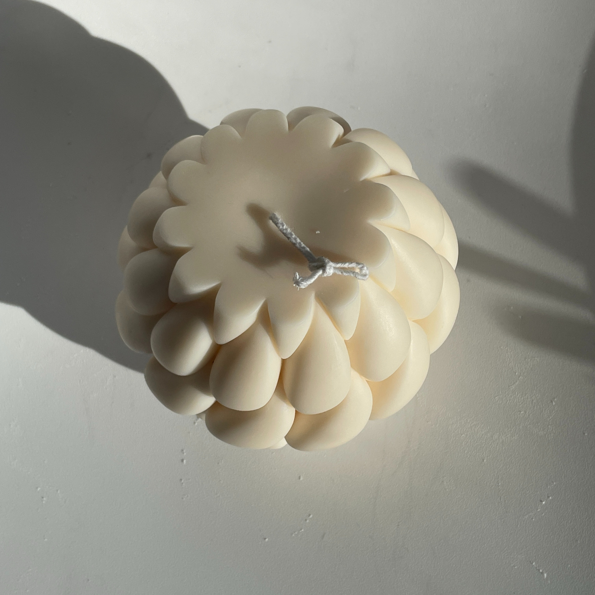 Aaram Lux 'Centrepiece' Decorative Candle | Soy Wax - Sumiye Co