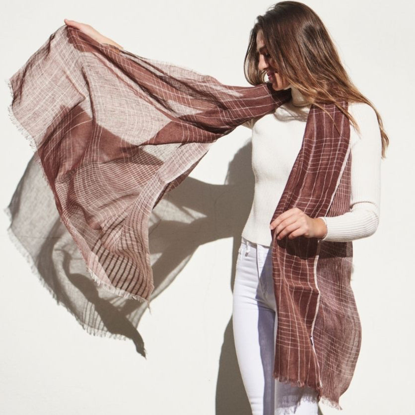 Auro Cinnabar Handwoven Linen Scarf - Sumiye Co