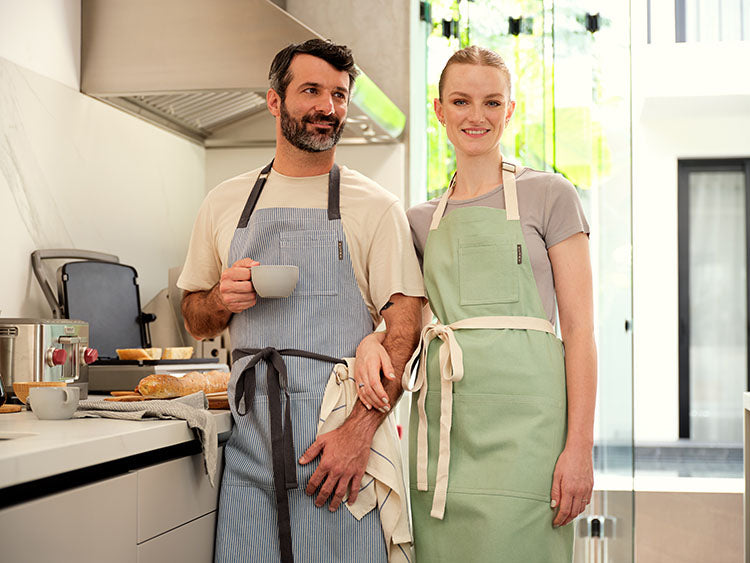 The Bakers Gift Set - Bib Apron, Pot Holder and Kitchen Towel Set-3