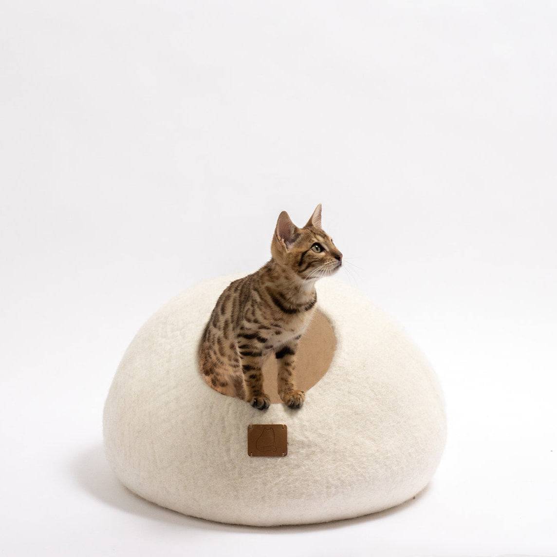 Premium Felted Wool Cat Cave Bed - Snow White - Sumiye Co
