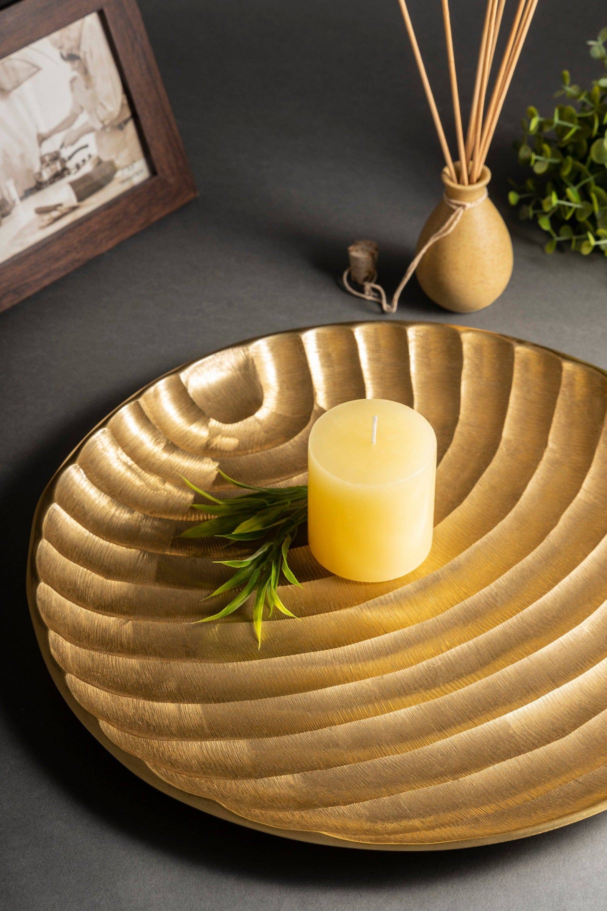 Savanna Gold Decorative Round Tray 16" - Sumiye Co
