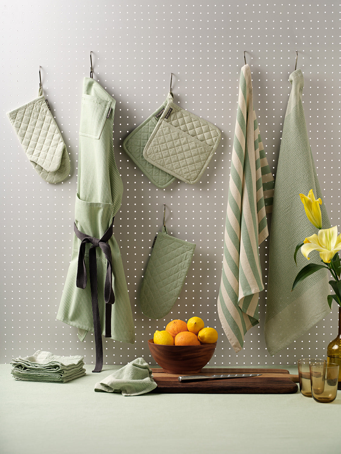 The Bakers Gift Set - Bib Apron, Pot Holder and Kitchen Towel Set-1