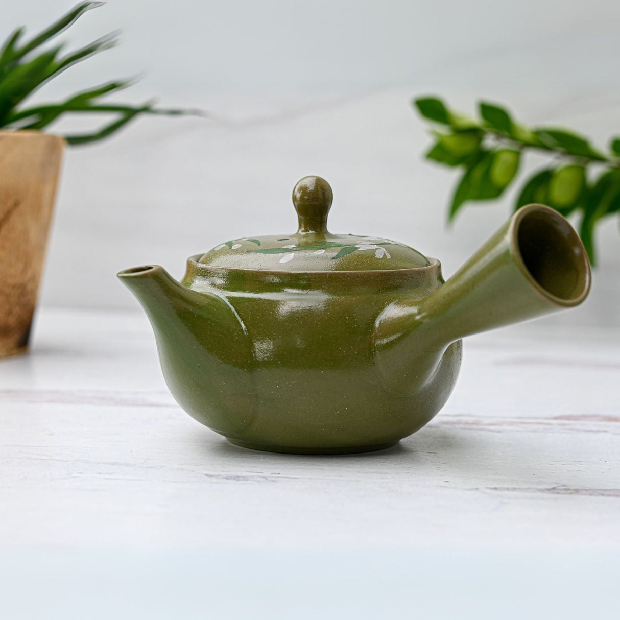 Green Kyusu with Flowers - Japanese Handmade Teapot with Premium Tea Strainer - 14 fl oz/420ml