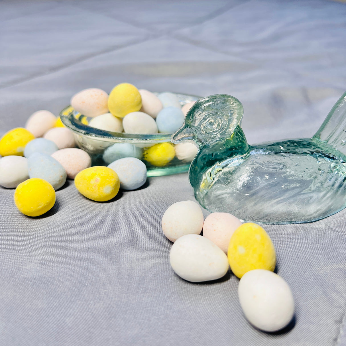 Nesting Hen Bowl & Lid - CLEAR DIAMOND | Hand Blown Glass - Colombia - Sumiye Co