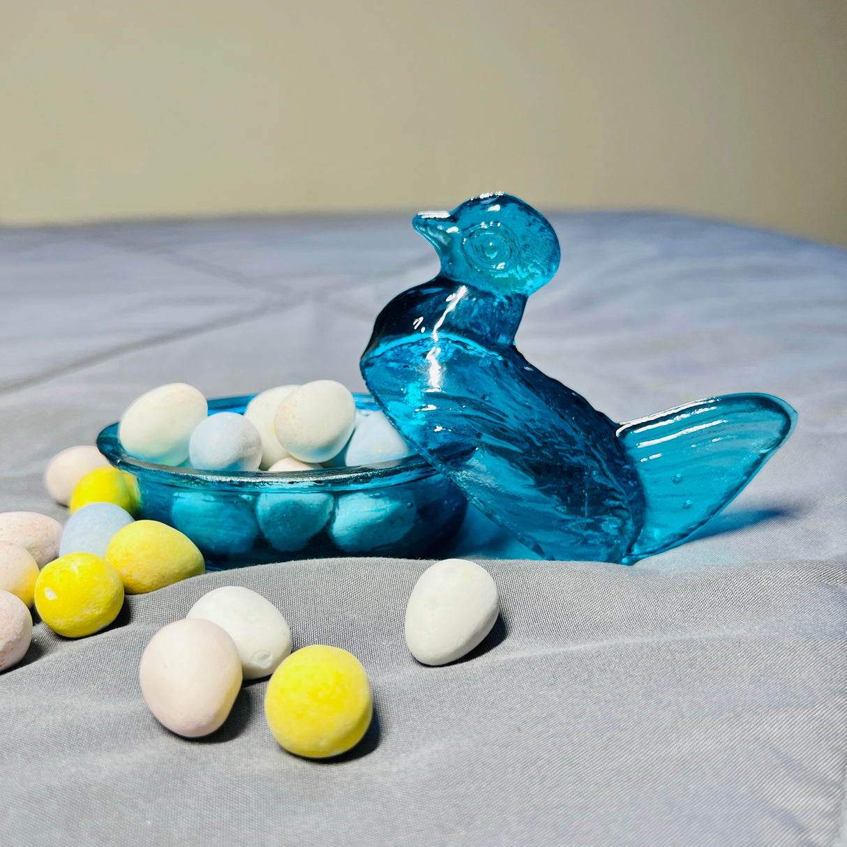 Nesting Hen Bowl & Lid -TURQUOISE | Hand Blown Glass -Colombia - Sumiye Co
