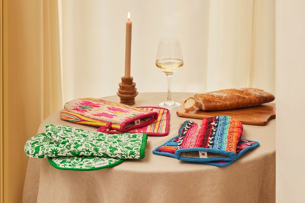 Multi Arrow Oven Mitts &  Pot Holder/Set Of 2  (Set of 2) - Sumiye Co