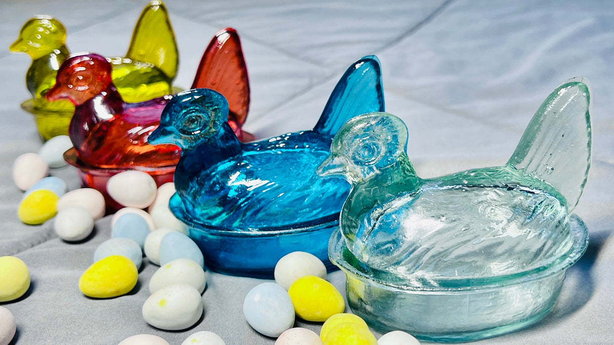 Nesting Hen Bowl & Lid -TURQUOISE | Hand Blown Glass -Colombia - Sumiye Co