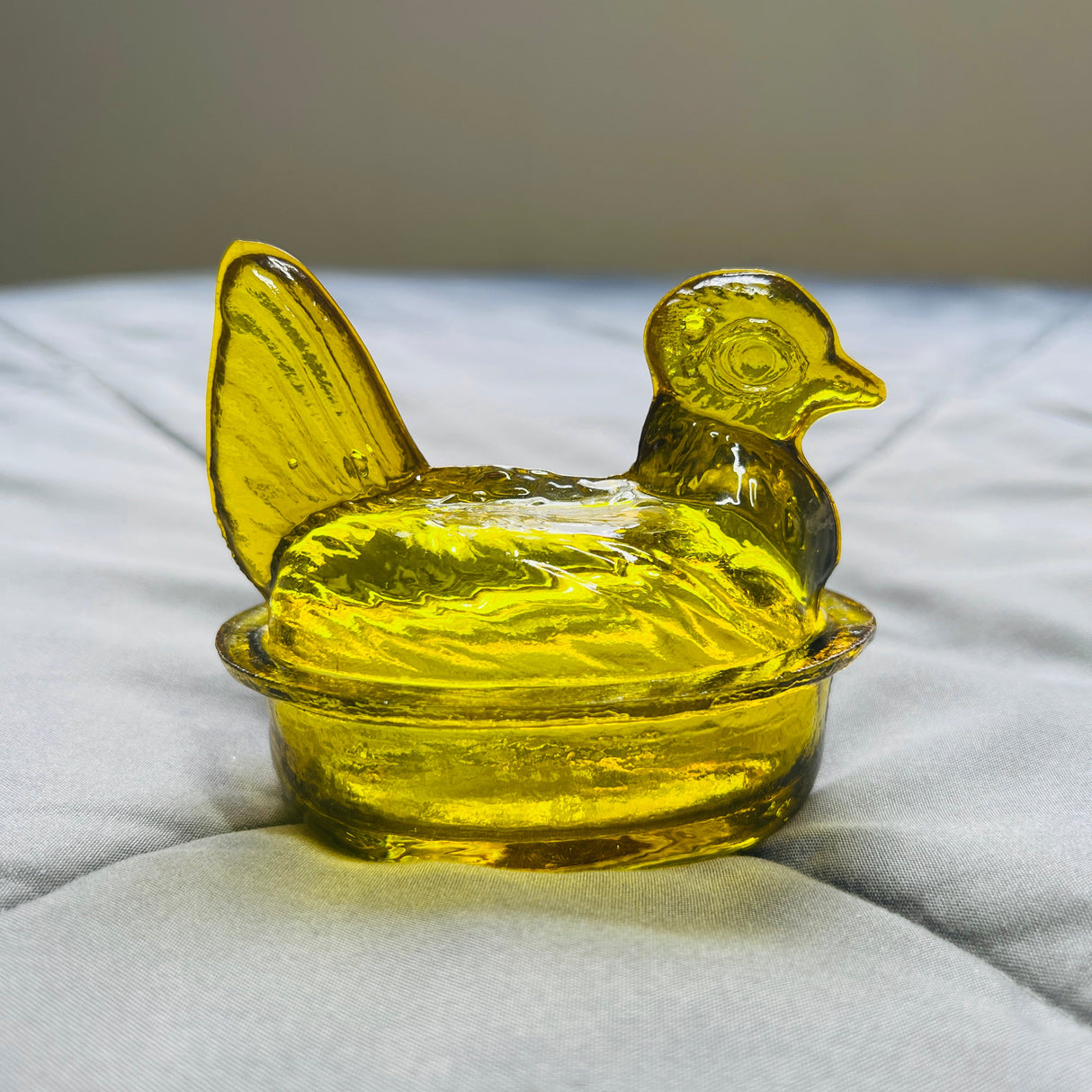 Nesting Hen Bowl & Lid - HONEY YELLOW | Hand Blown Glass - Colombia - Sumiye Co