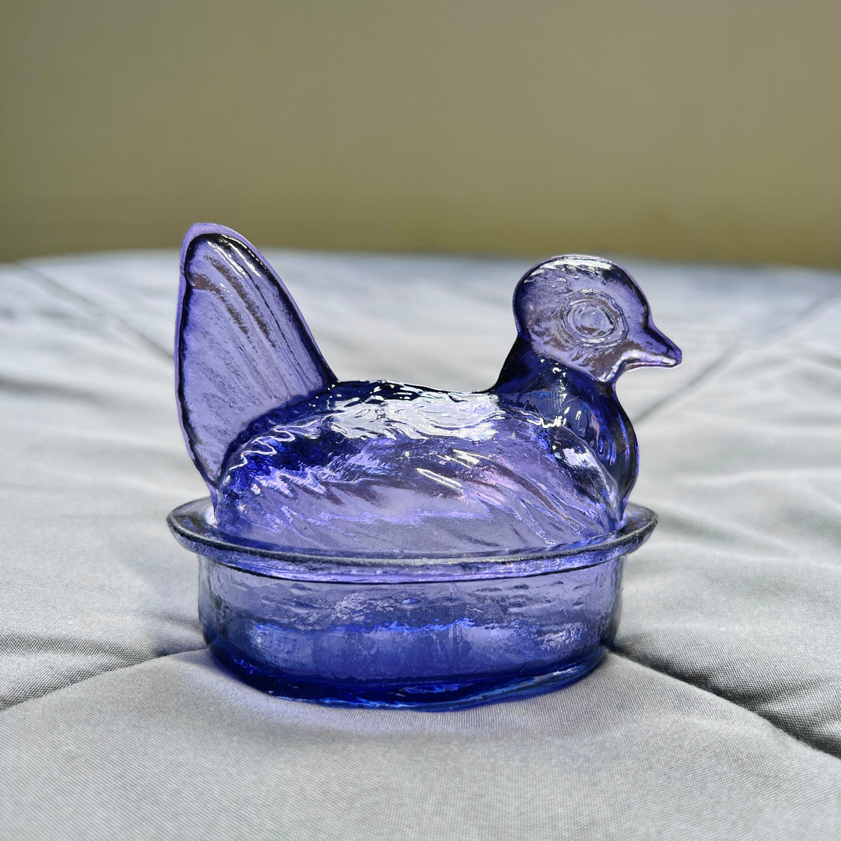Nesting Hen Bowl & Lid - LAVENDER | Hand Blown Glass - Colombia - Sumiye Co
