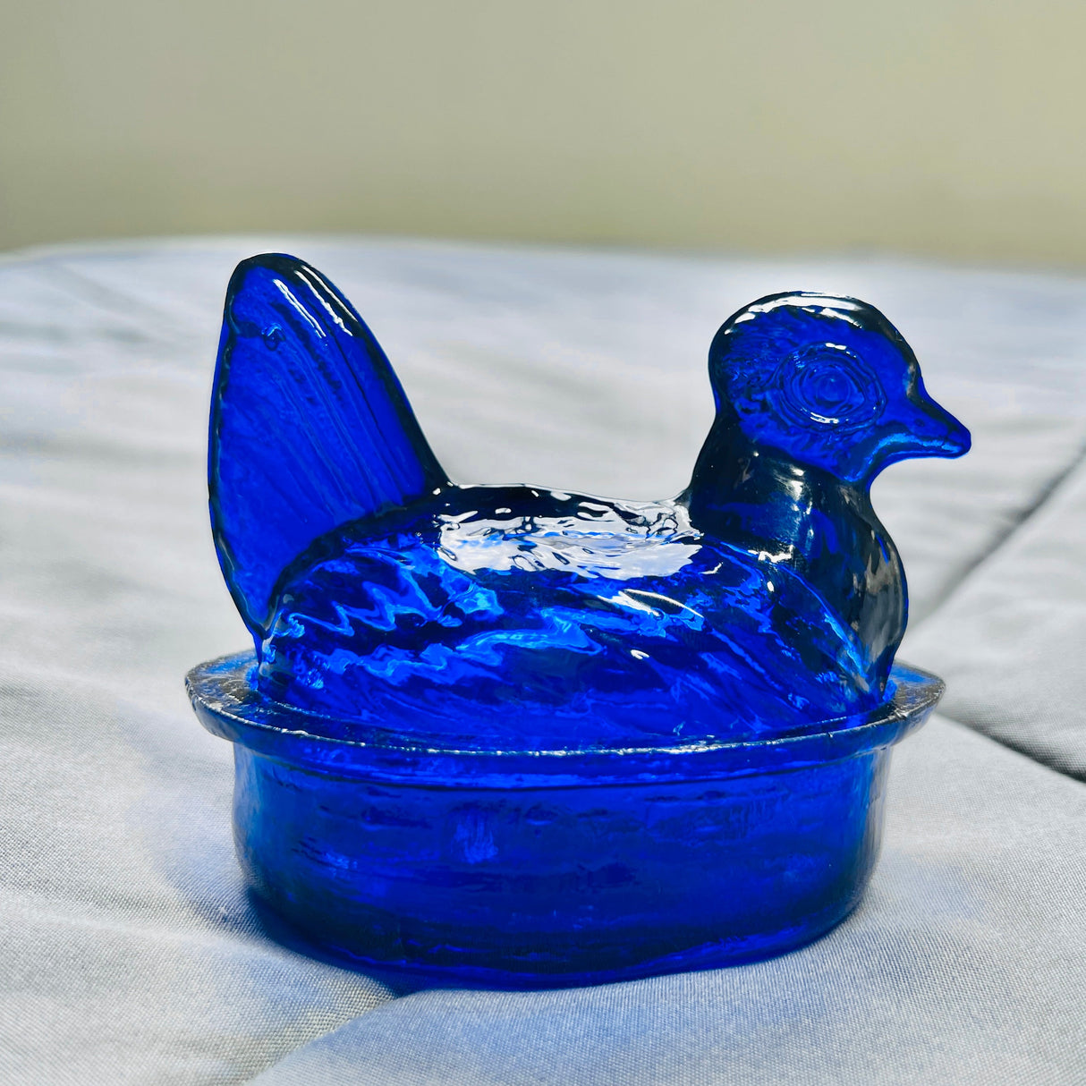 Nesting Hen Bowl & Lid - SAPHIRE BLUE | Hand Blown Glass - Colombia - Sumiye Co
