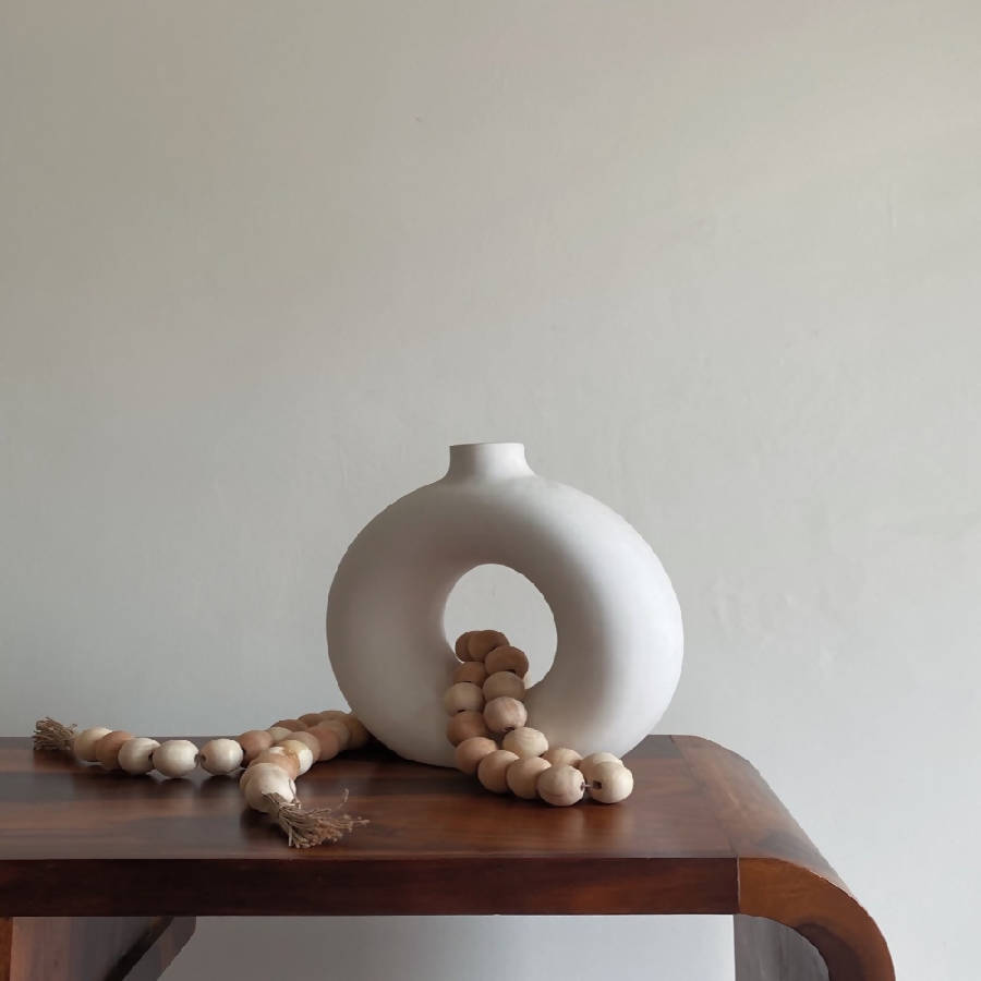 Farmhouse Wooden Beads & Jute Garland | Home Decor - Sumiye Co