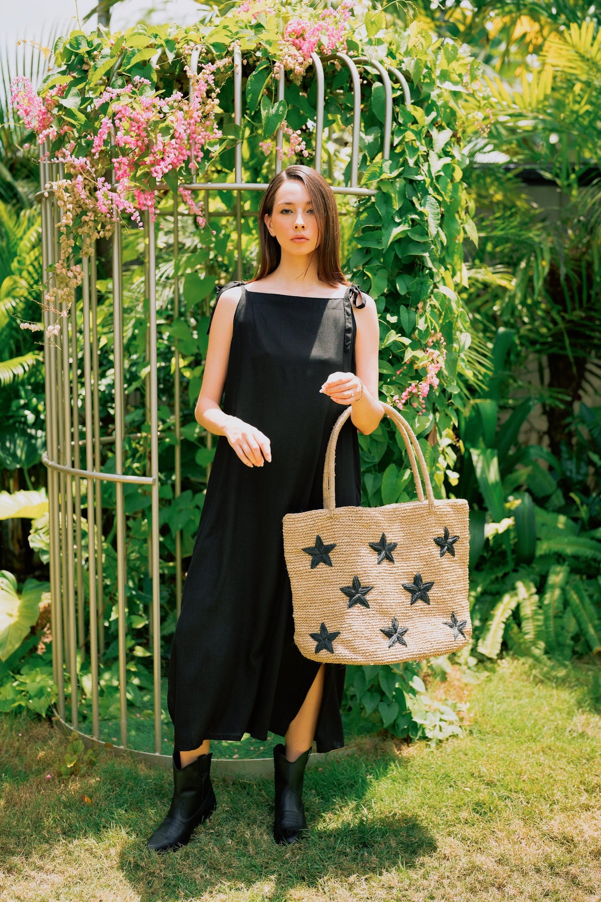 Morgan Stars Pattern Raffia Tote - Sumiye Co