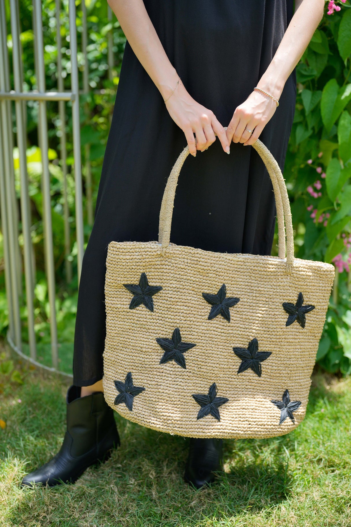 Morgan Stars Pattern Raffia Tote - Sumiye Co
