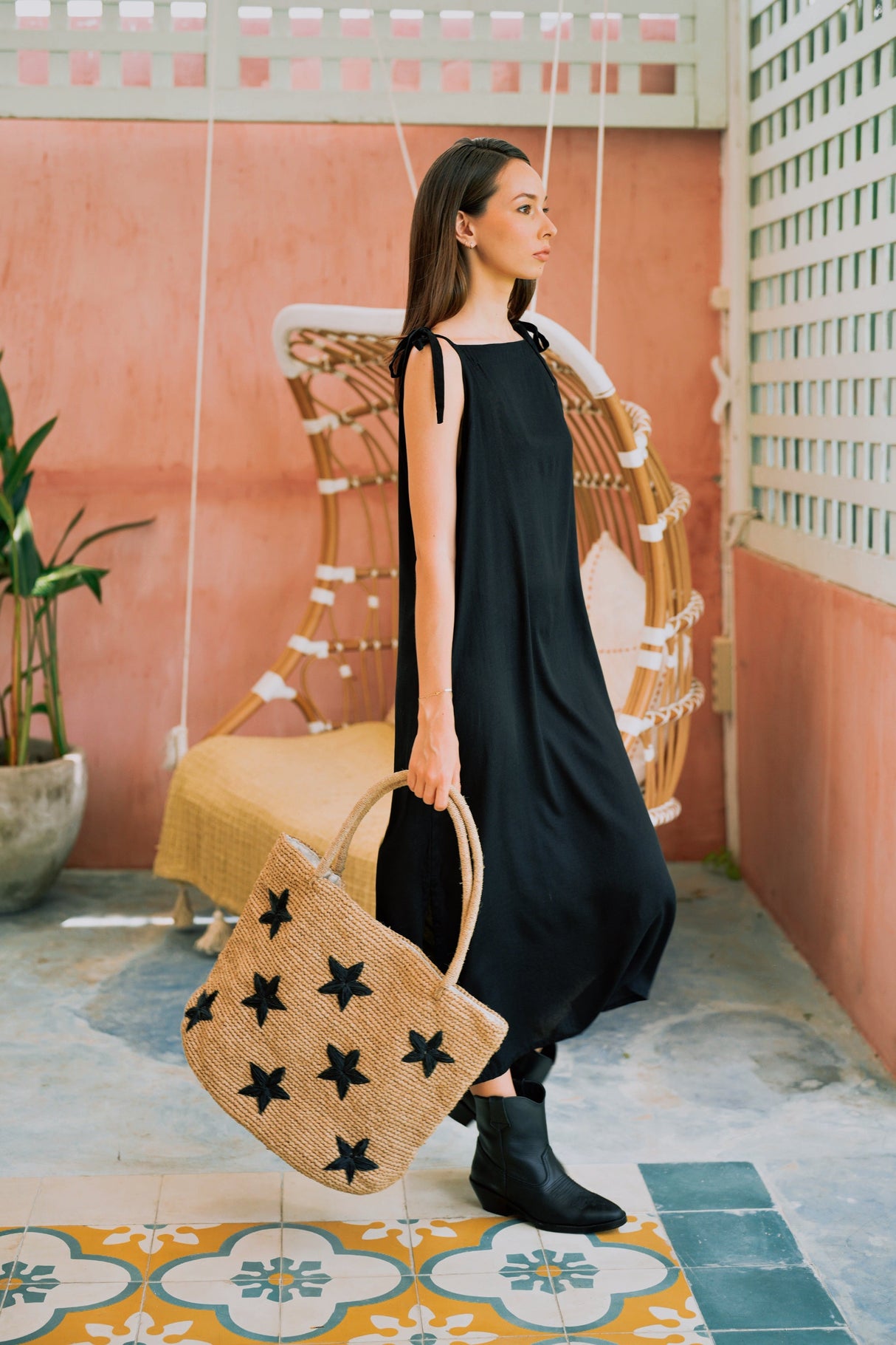 Morgan Stars Pattern Raffia Tote - Sumiye Co