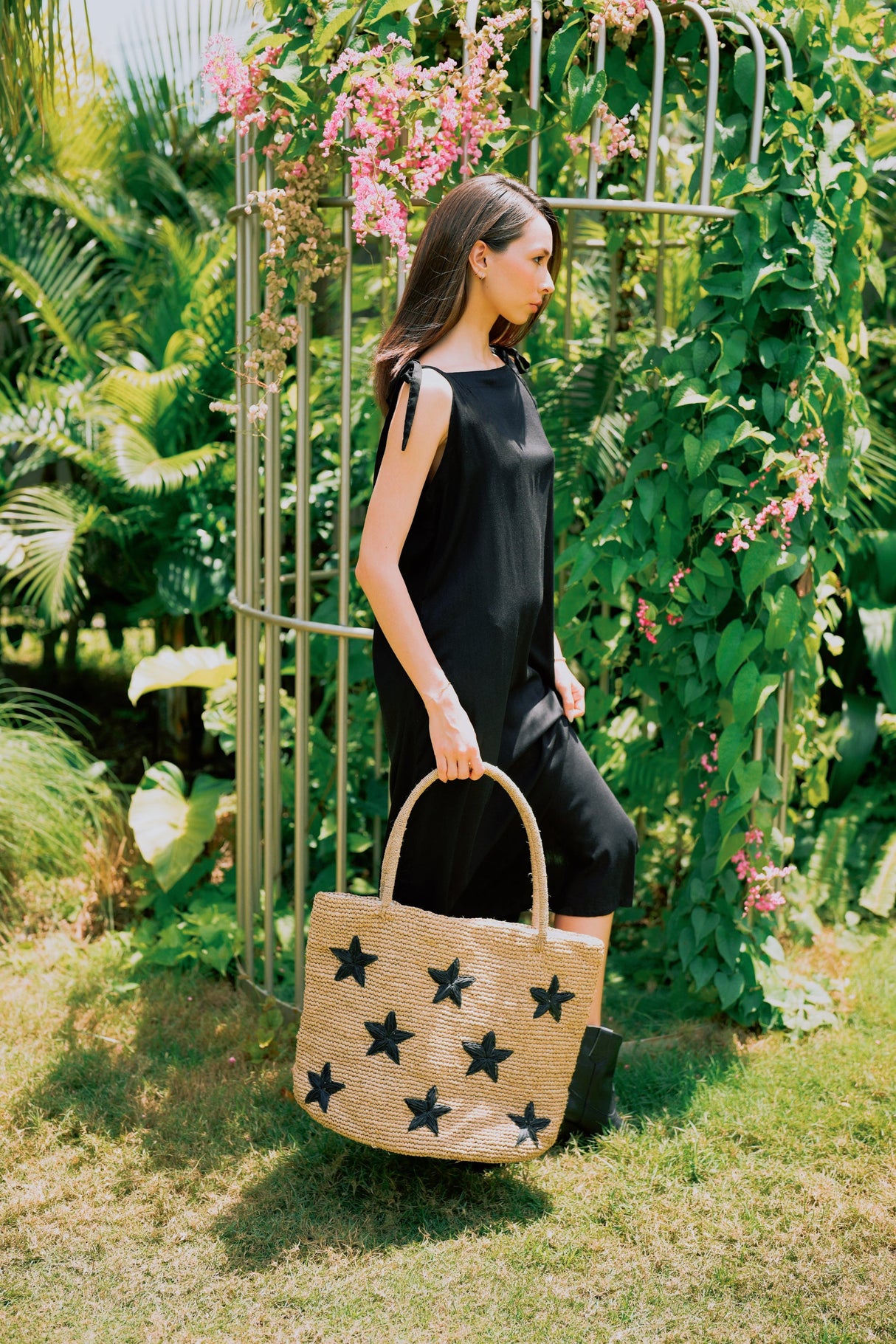 Morgan Stars Pattern Raffia Tote - Sumiye Co