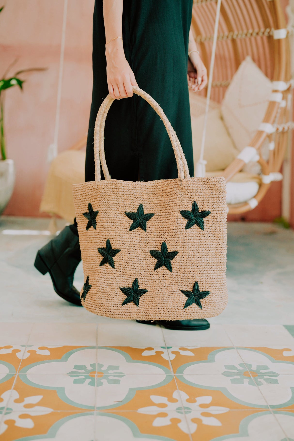 Morgan Stars Pattern Raffia Tote - Sumiye Co