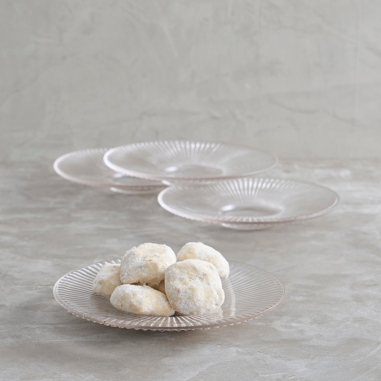 Ribbed Clear Glass Medium Plates - Set of 4 - Sumiye Co