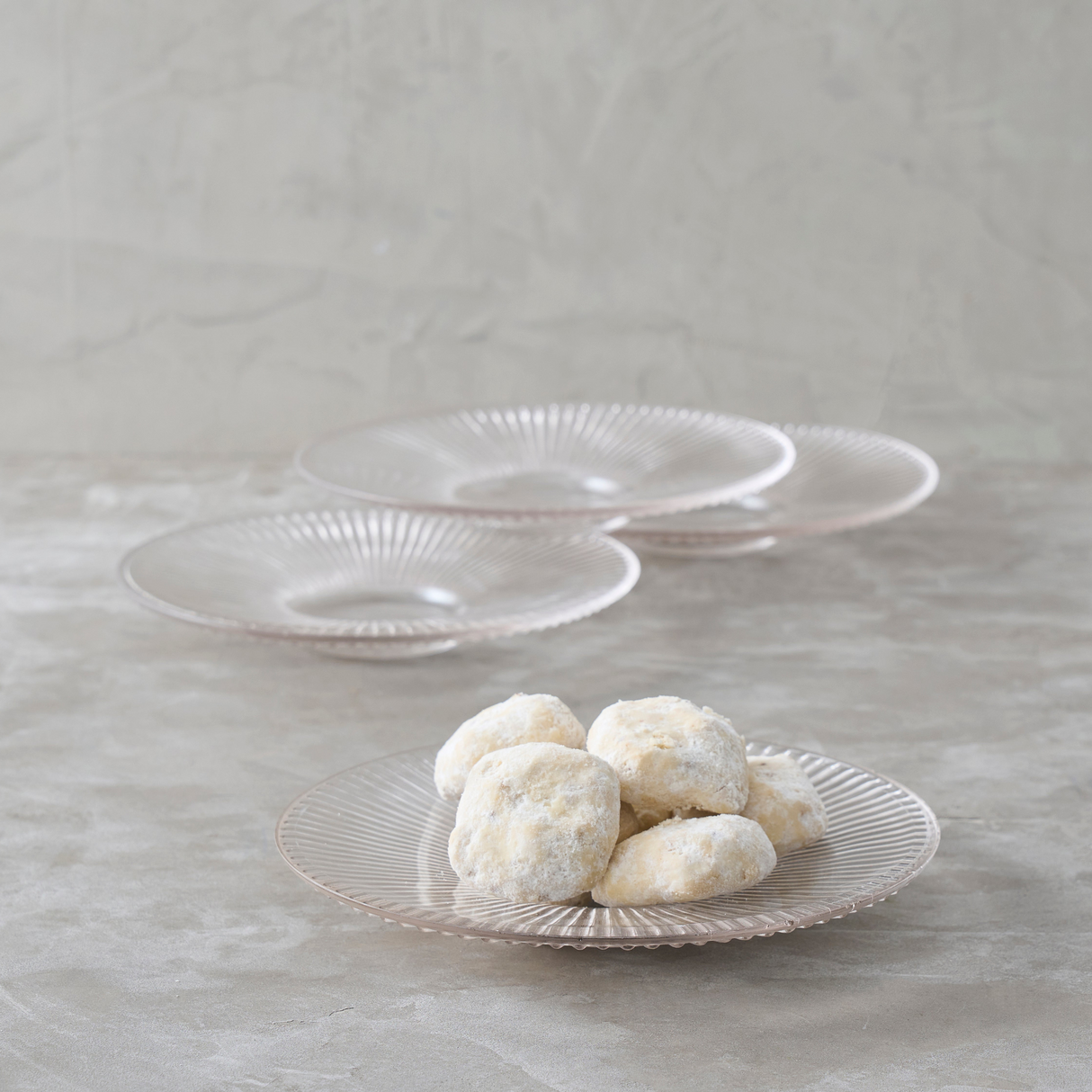 Ribbed Clear Glass Medium Plates - Set of 4 - Sumiye Co