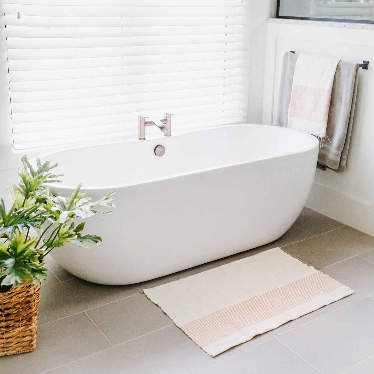 Riviera Bath Mat - Blush - Sumiye Co