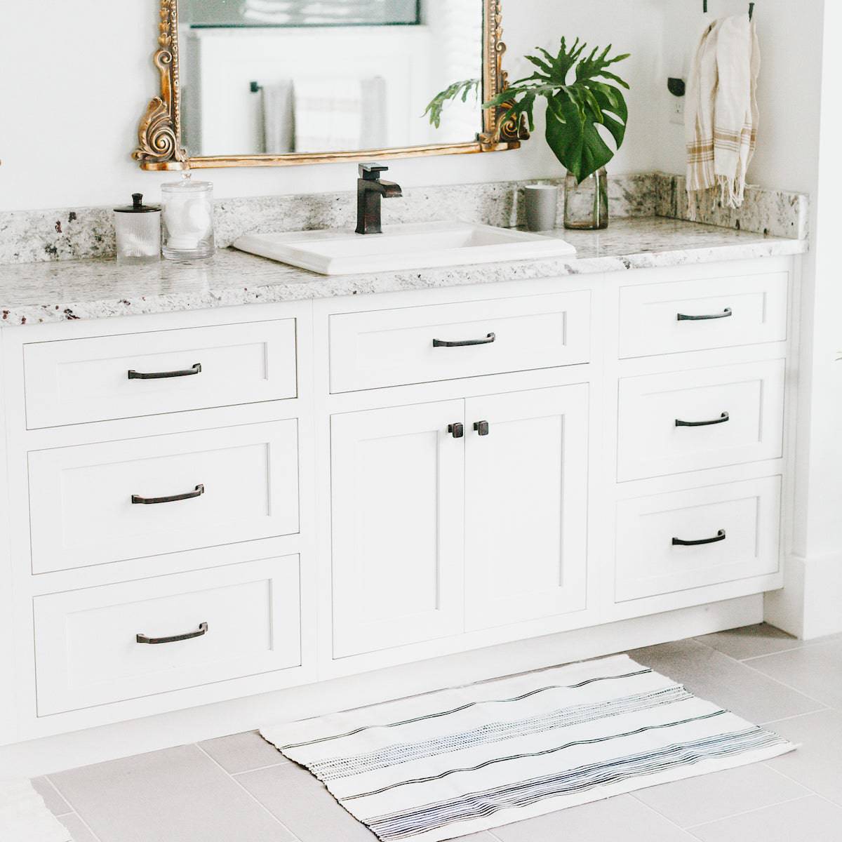 Aden Bath Mat 24" x 36" - Natural / Navy Hand-Spun Cotton - Sumiye Co