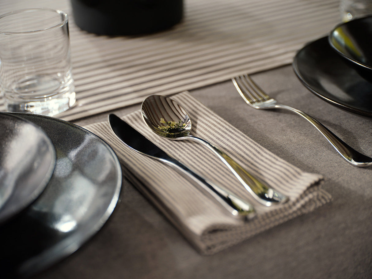 The Hosting Essentials Set - Placemats, Napkins and Table Runner-4