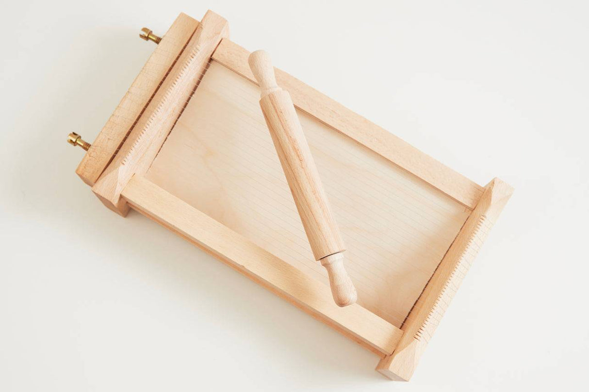 Italian Pasta Chitarra with Rolling Pin - Small - Sumiye Co