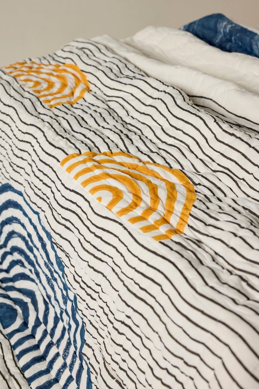 Spiral Sunset Quilt (Reverse) - Sumiye Co