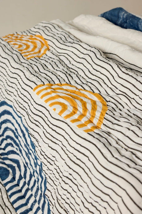 Spiral Sunset Quilt (Reverse) - Sumiye Co