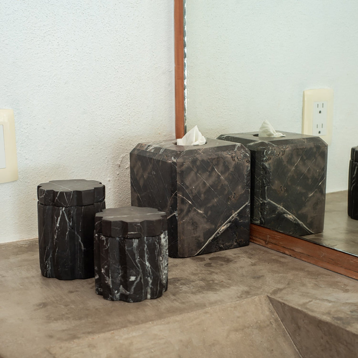 Tauro Container - Black Marble - Sumiye Co
