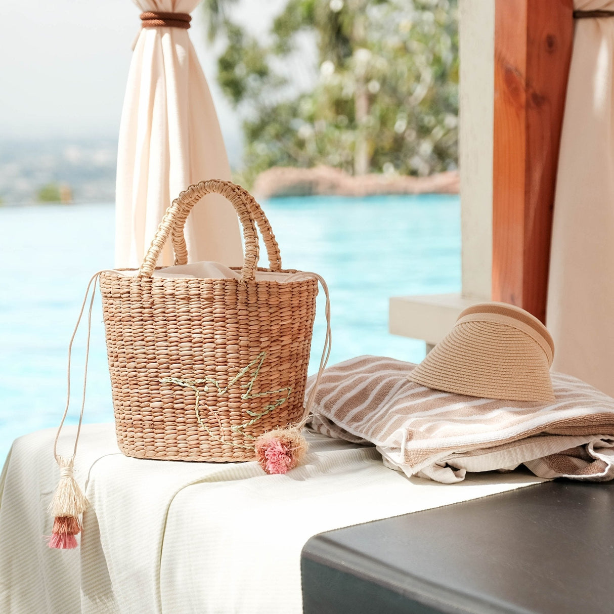 Handbags - Mini Modern Straw Tote with Embroidered Hummingbird - Woven Tote Bag | LIKHA - LIKHÂ