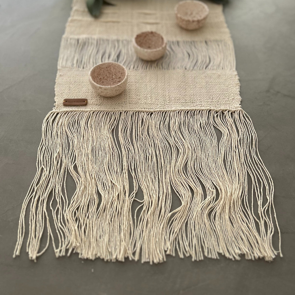 TALLO de OLIVO White Thread Table Runner | Colombia - Sumiye Co