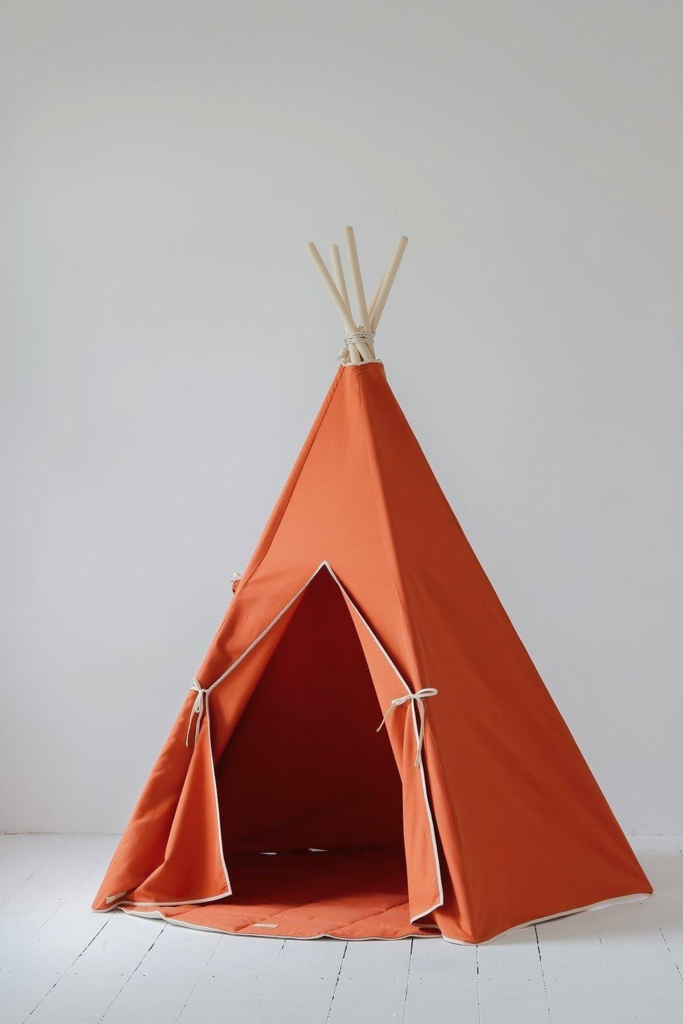 “Red Fox” Teepee and Round Mat Set