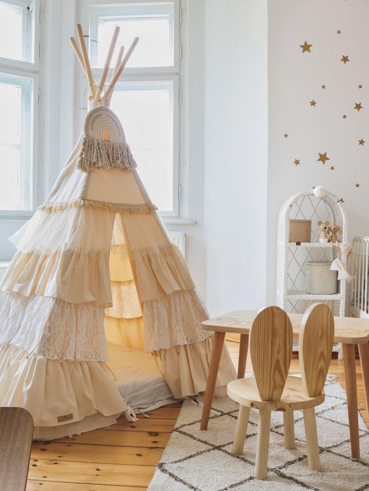 “Shabby Chic” Teepee Tent with Frills and "White" Leaf Mat Set