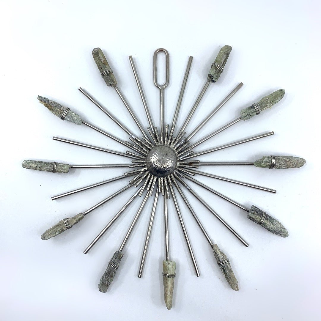 Sunburst Healing Crystal Grid Gold Green Kyanite - Sumiye Co