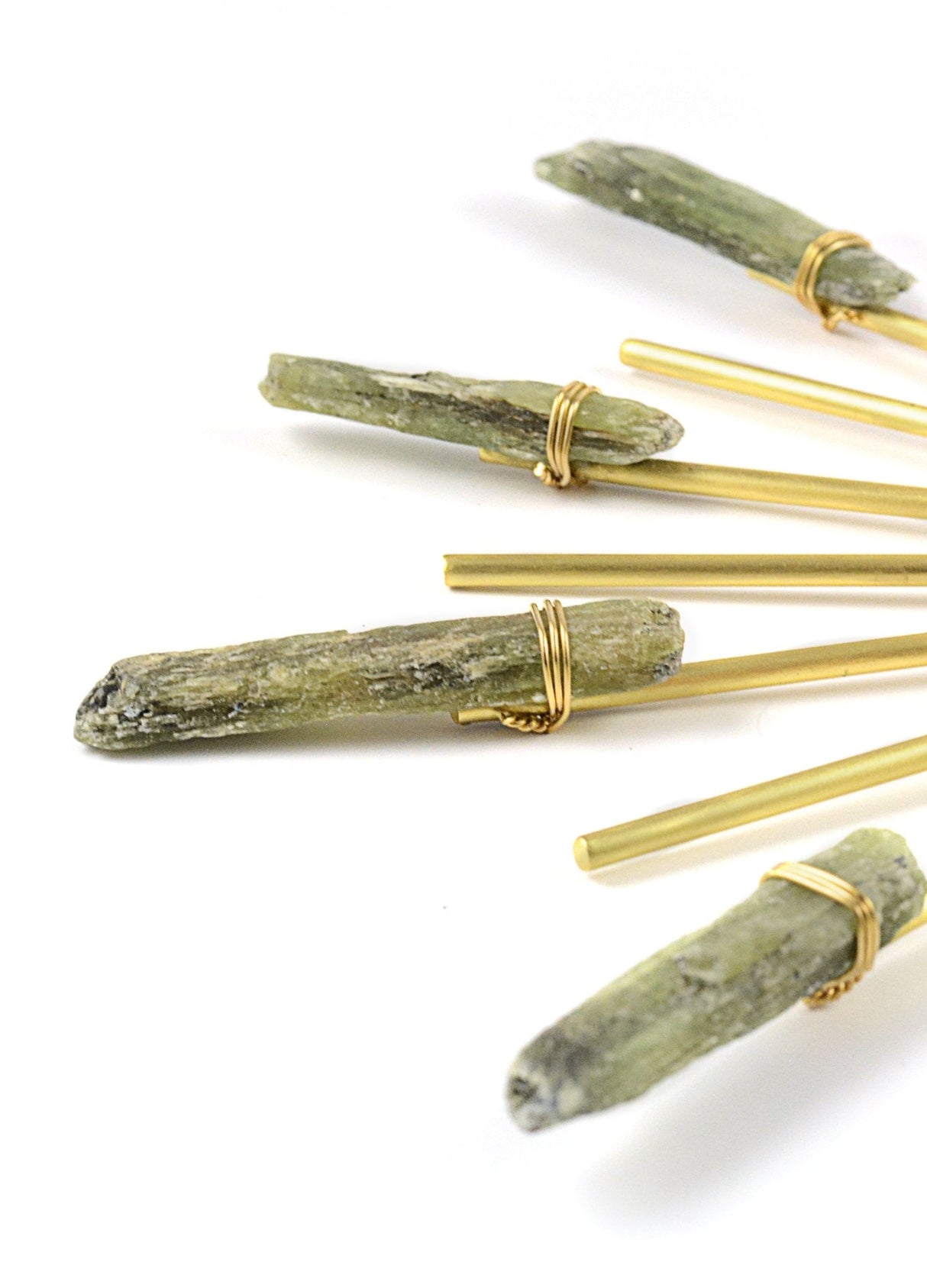 Sunburst Healing Crystal Grid Gold Green Kyanite - Sumiye Co