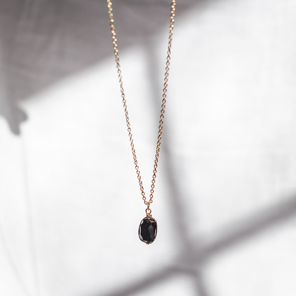 Black Quartz Pendant Necklace-2