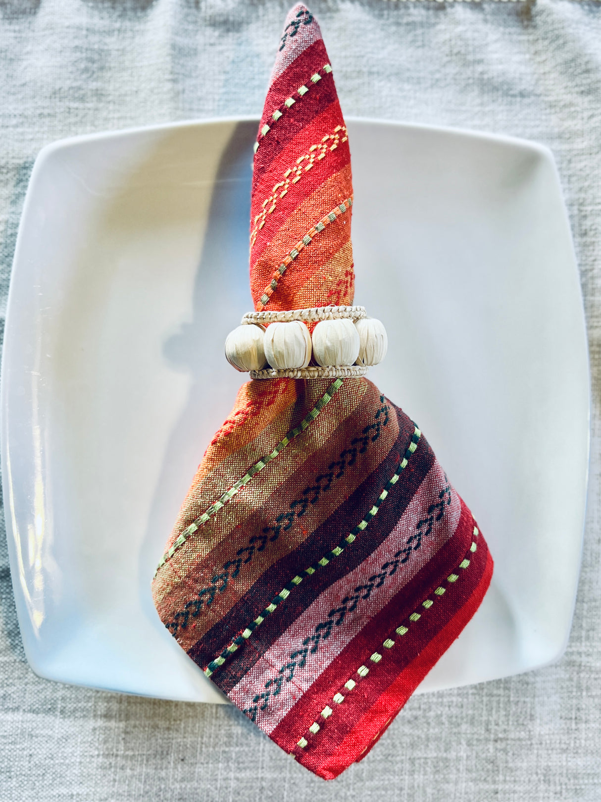 Woven Beads Napkin Ring – Table Decor Colombia