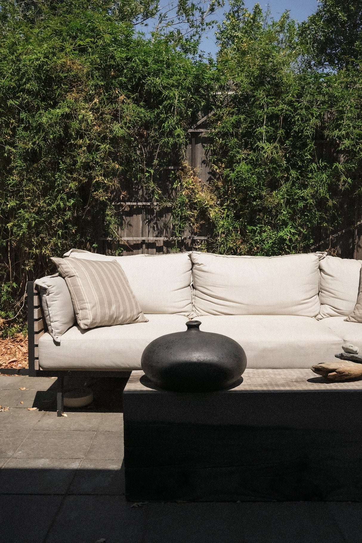 Rovi Vessel - Sumiye Co