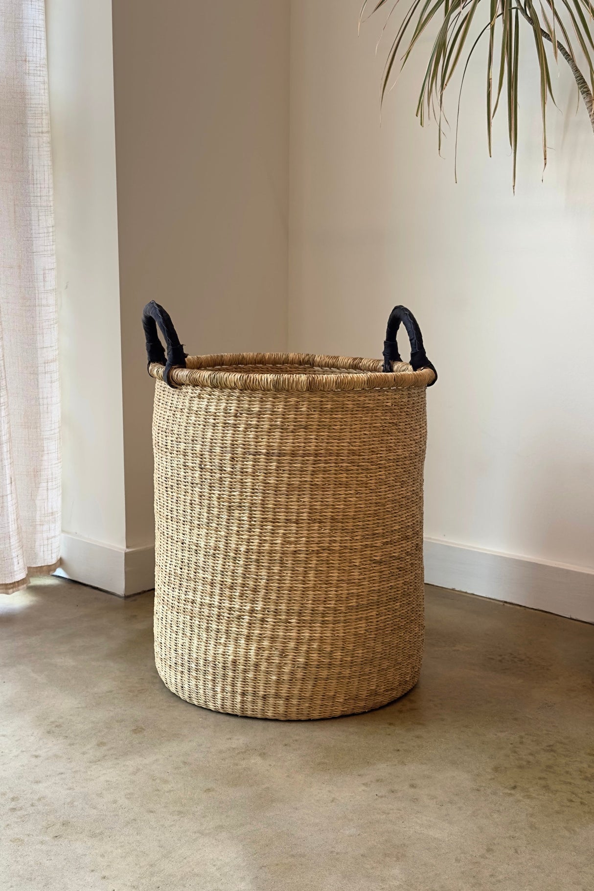 Handwoven Hamper - Natural - Medium - Sumiye Co