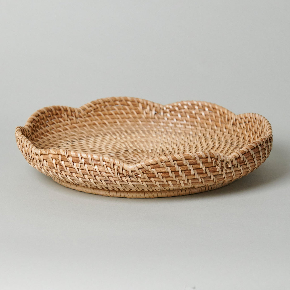Round Rattan Scalloped Tray 13” - Sumiye Co