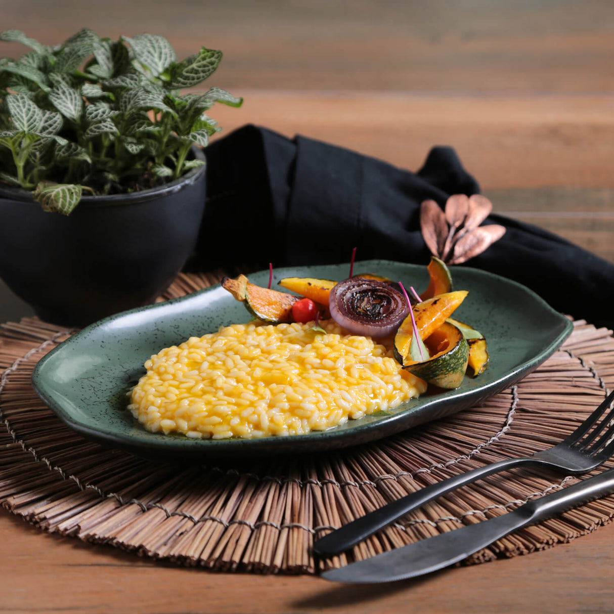 Shallow Bio Oval Platter Medium Set of 4