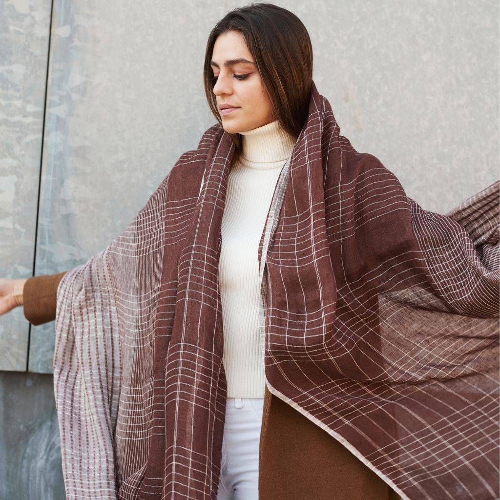 Auro Cinnabar Handwoven Linen Scarf - Sumiye Co
