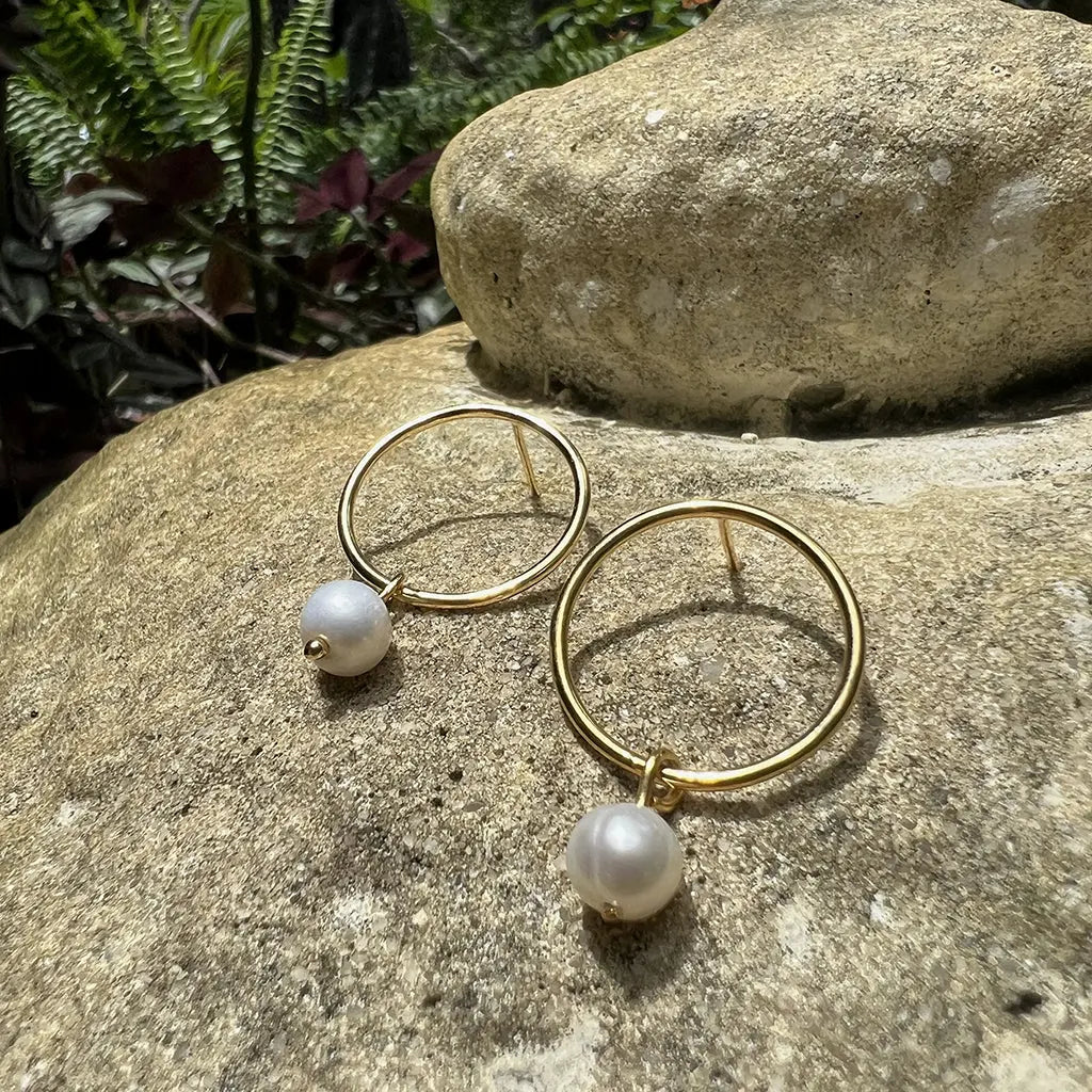 Circle Freshwater Pearl Earrings-1