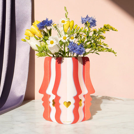 Mini Paper Vase Beso by OCTAEVO