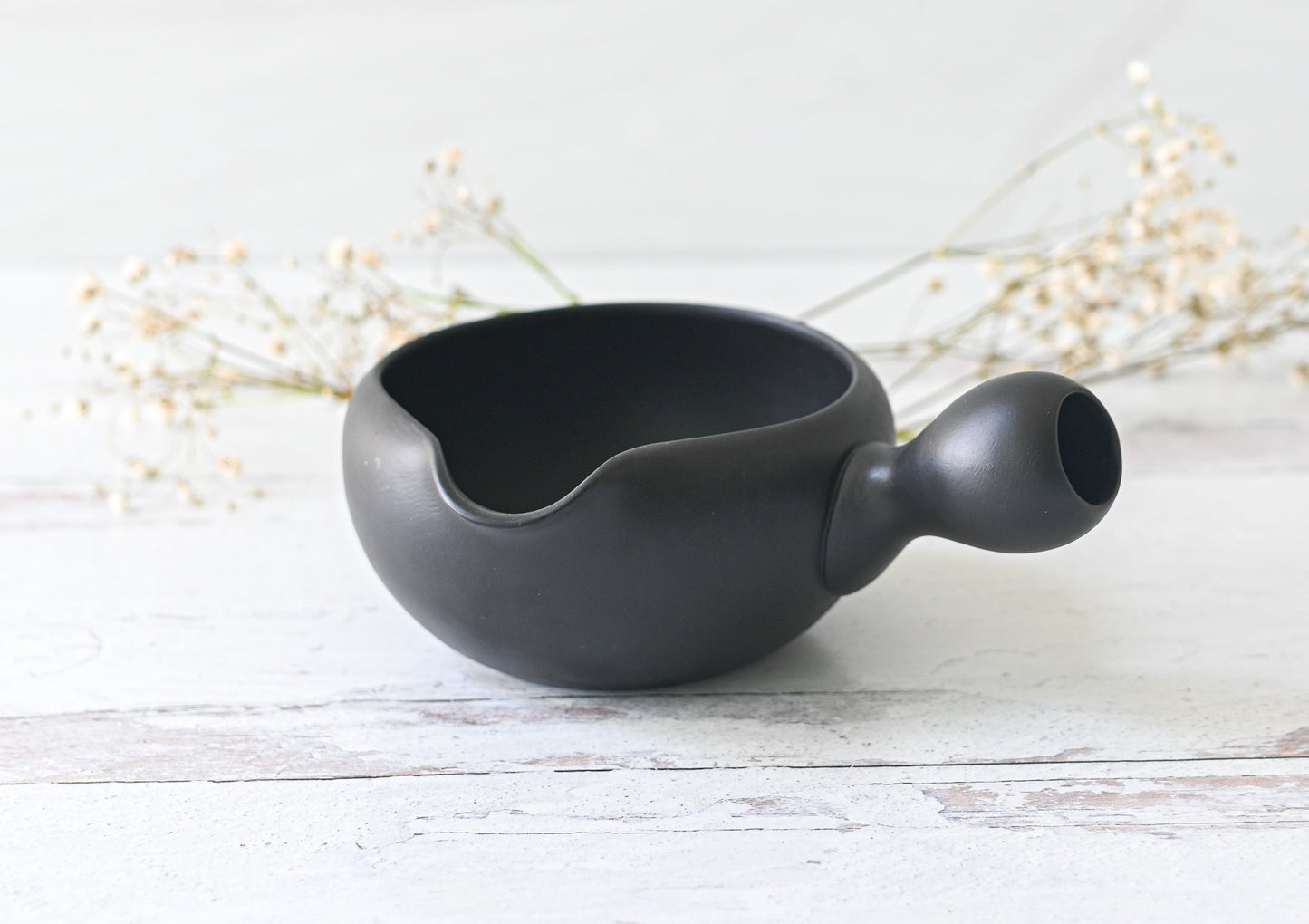 Black Flowers Matcha Bowl with Spout Set