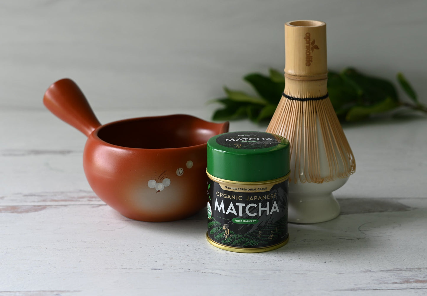 Red Flowers Matcha Bowl with Spout Set