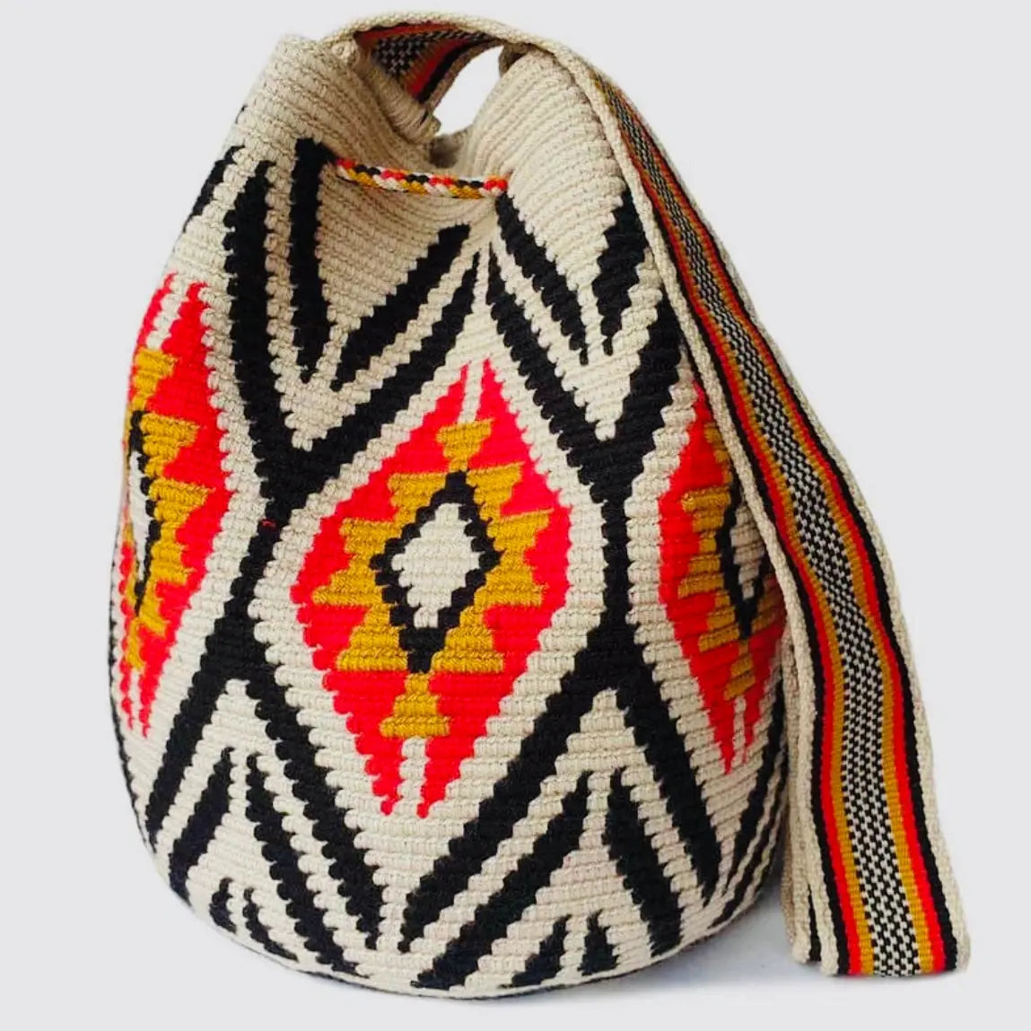 Dama Wayuu Crochet Crossbody | Bucket Bag Lombia + Co.